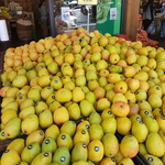 Kensington Pride Mangoes at Clayton,VIC Fruit Market $4 for 4 Mangoes 