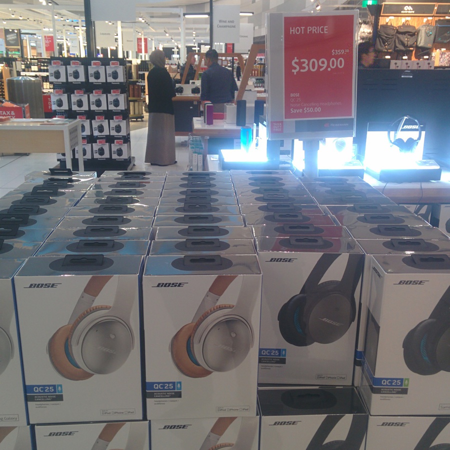 Bose QC25 Noise Canceling Headphone 309 Sydney International