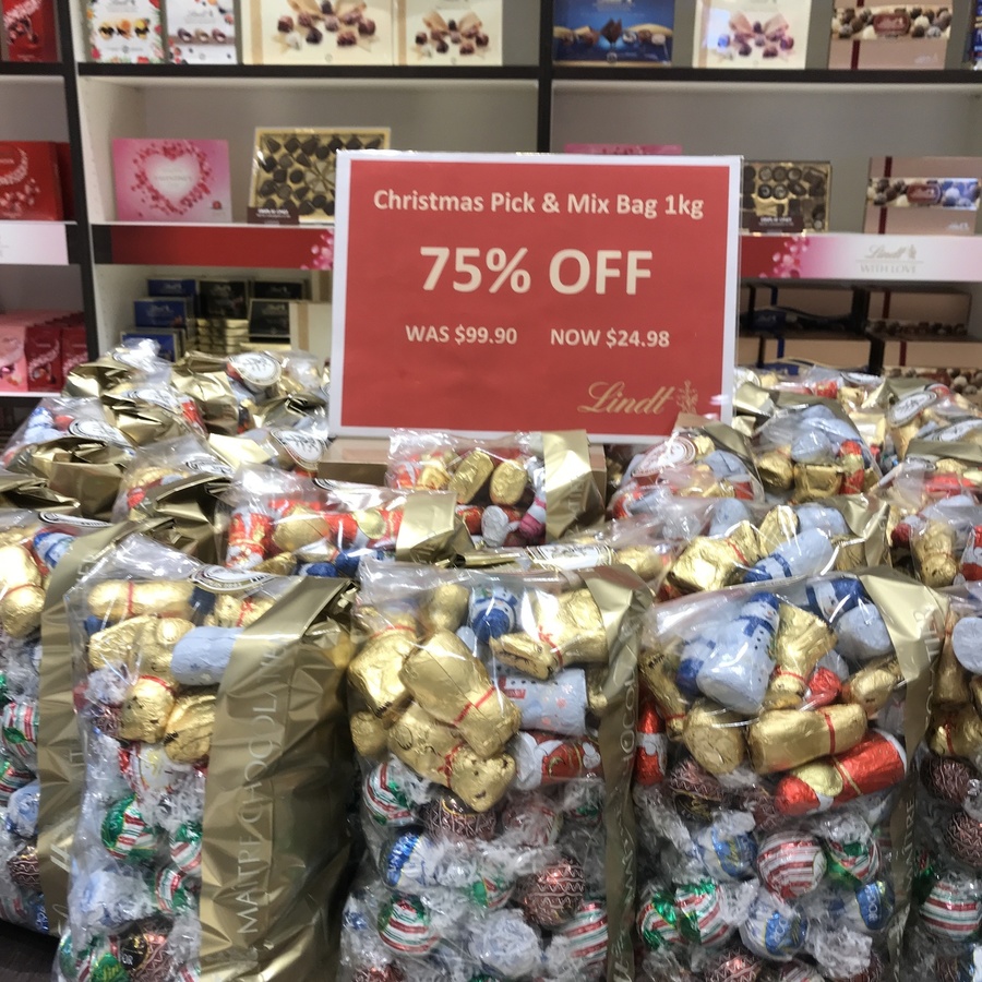 [VIC] Lindt Christmas Pick & Mix Bag 1kg 24.98 (was 99.90) Lindt