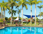 Win a 3N Stay at Oaks Oasis Golden Beach (Executive Family Room) from Caloundra Tourism