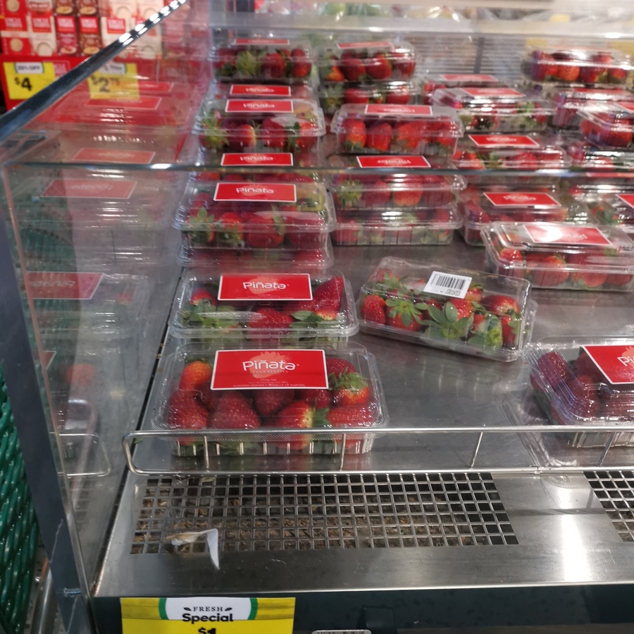 [VIC] Strawberry Punnets 250g $1 @ Woolworths, Camberwell - OzBargain