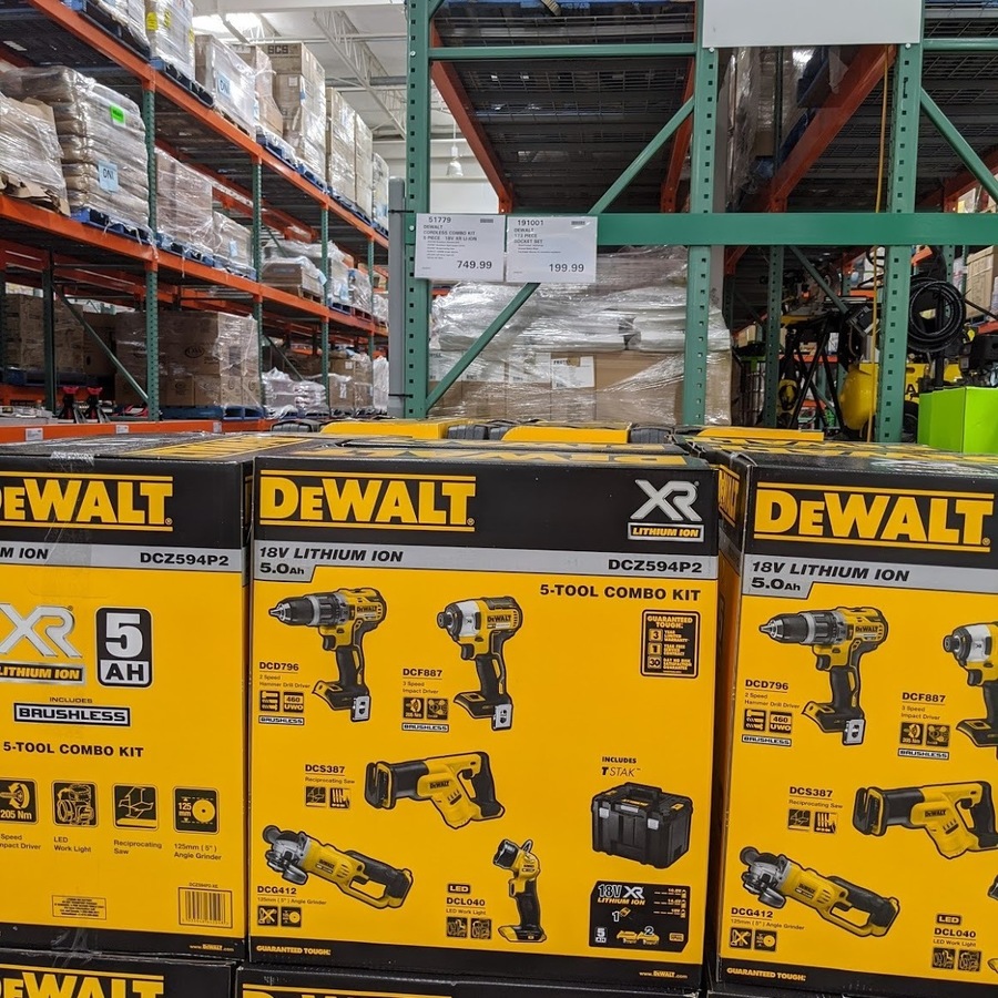 Costco dewalt store tool set