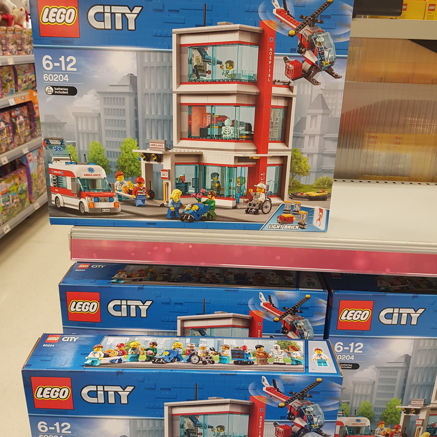 Town LEGO City Hospital - 60204 - @ Kmart -